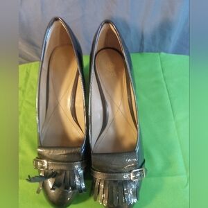 Elegant Isola By Soft Green Metallic Block Heels